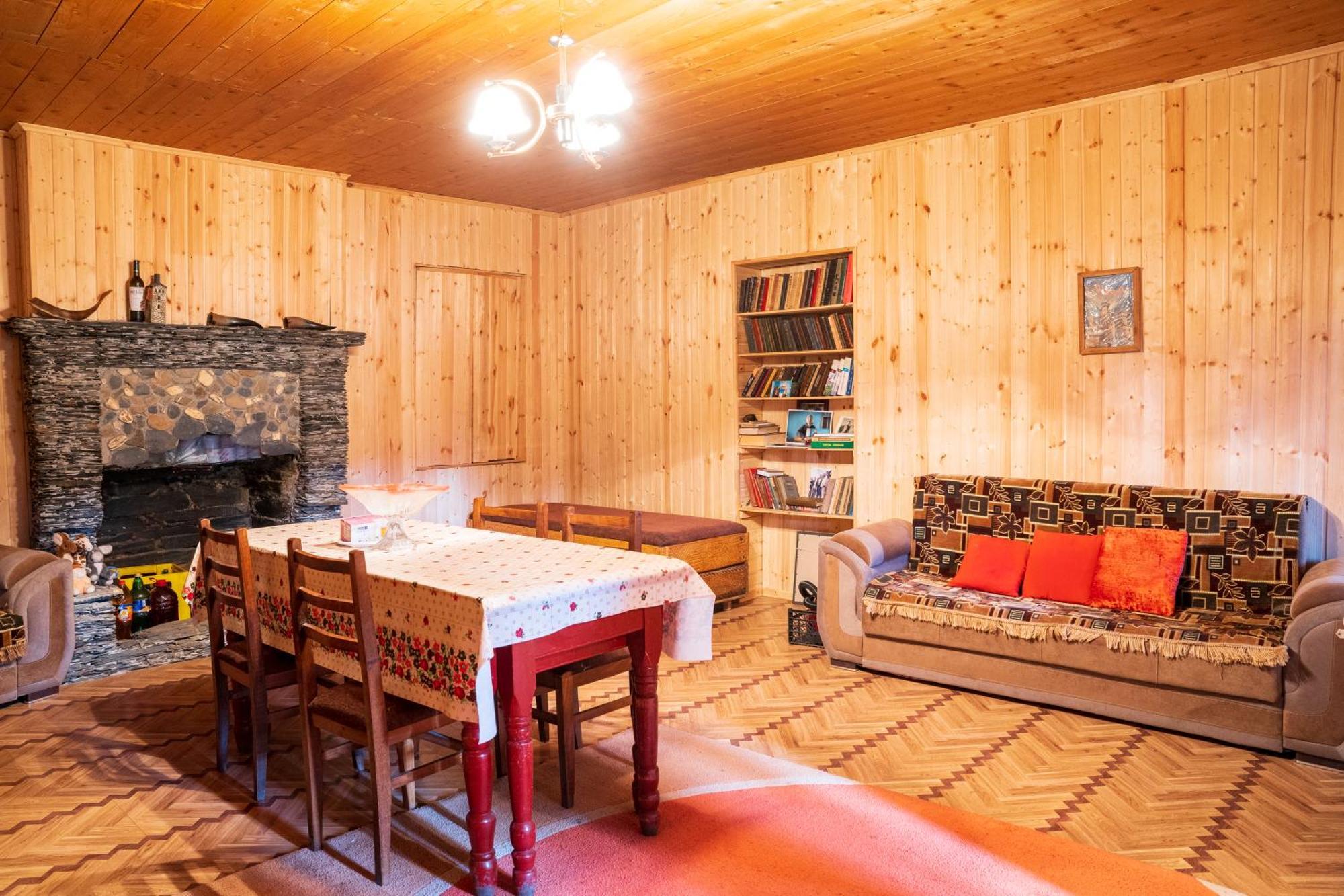 אושגולי Guesthouse Svani מראה חיצוני תמונה
