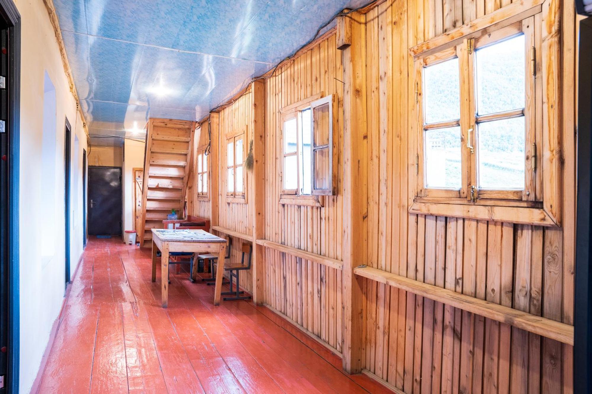 אושגולי Guesthouse Svani מראה חיצוני תמונה