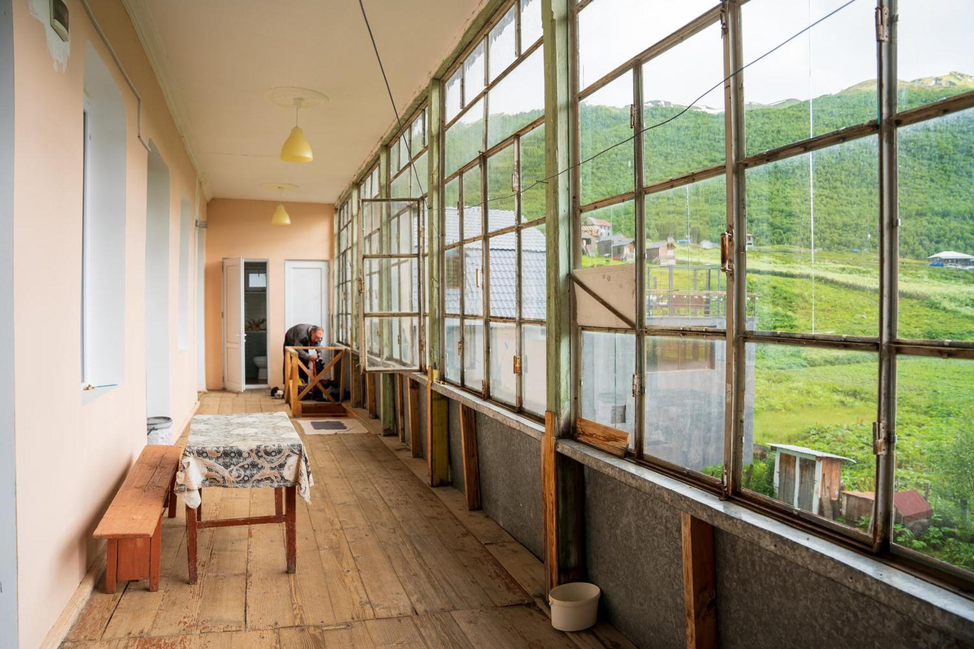 אושגולי Guesthouse Svani מראה חיצוני תמונה