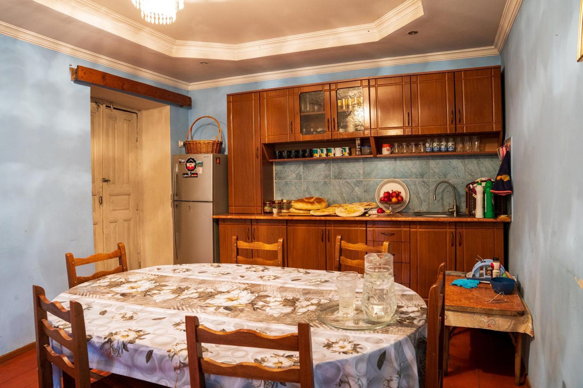 אושגולי Guesthouse Svani מראה חיצוני תמונה