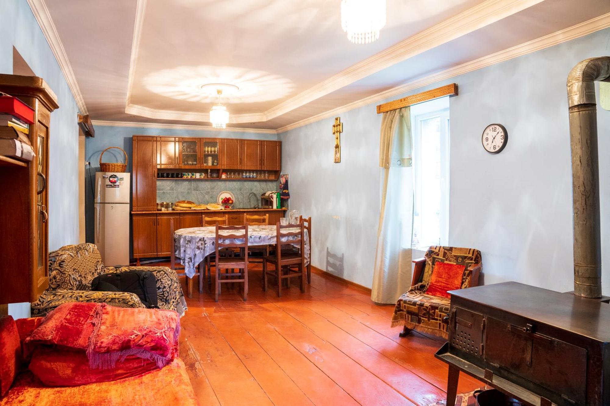 אושגולי Guesthouse Svani מראה חיצוני תמונה