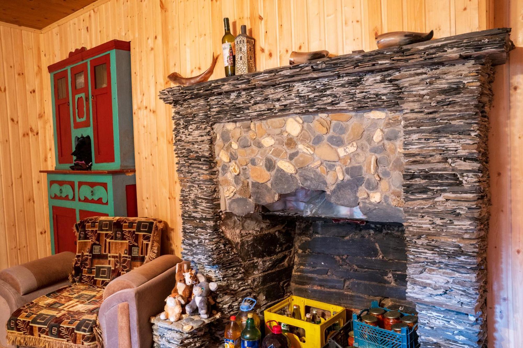 אושגולי Guesthouse Svani מראה חיצוני תמונה